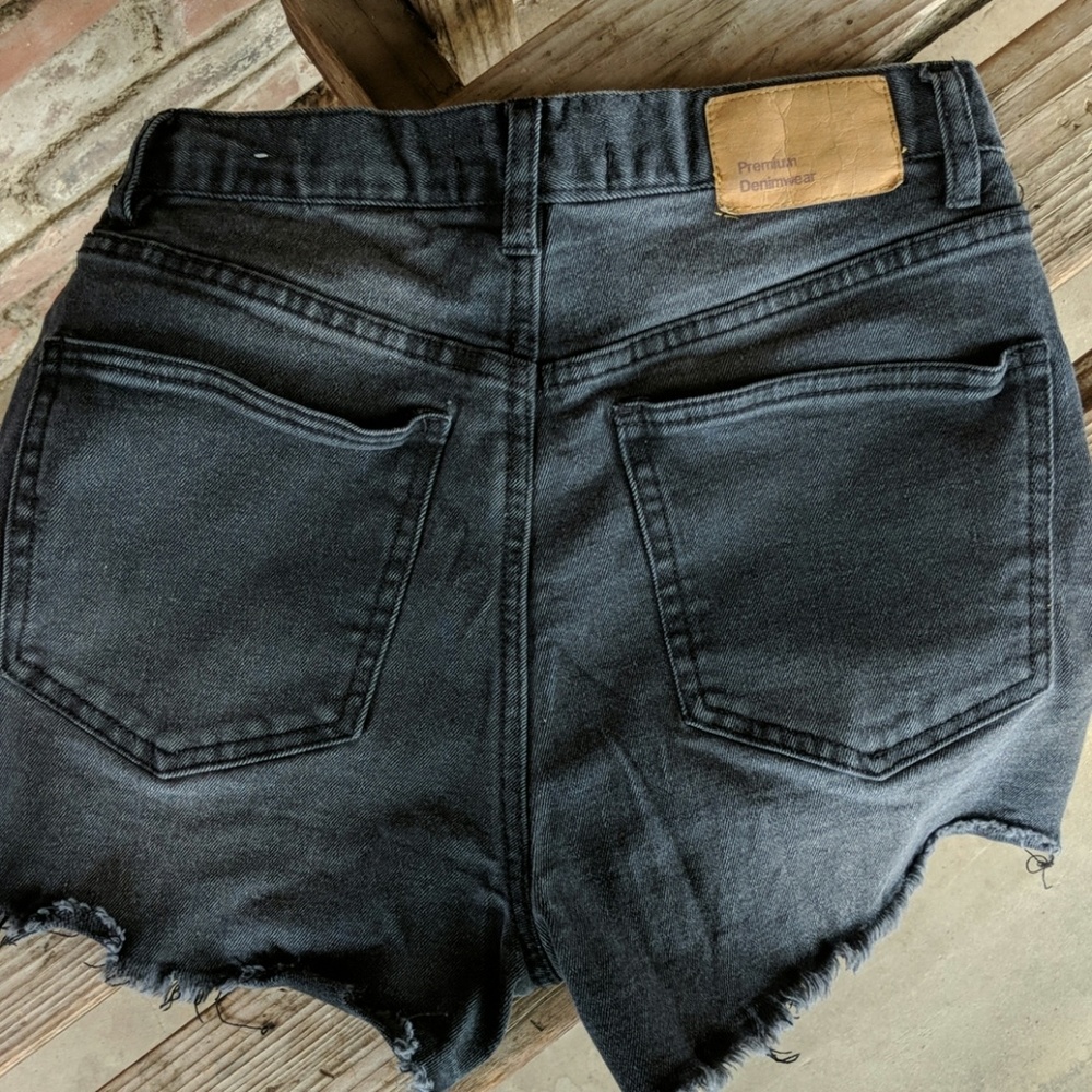 Shorts - Picture 2 of 4